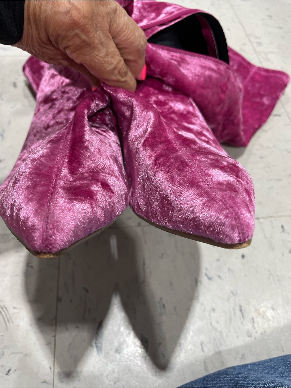 Anthr Women’s Velvet Knee-High Boots in Fuchsia - Stylish Statement Footwear - Picture 5 of 9